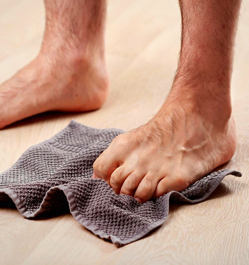exercícios para os pés evitam joanetes